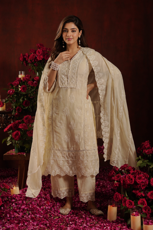 Ivory Grace in Bloom